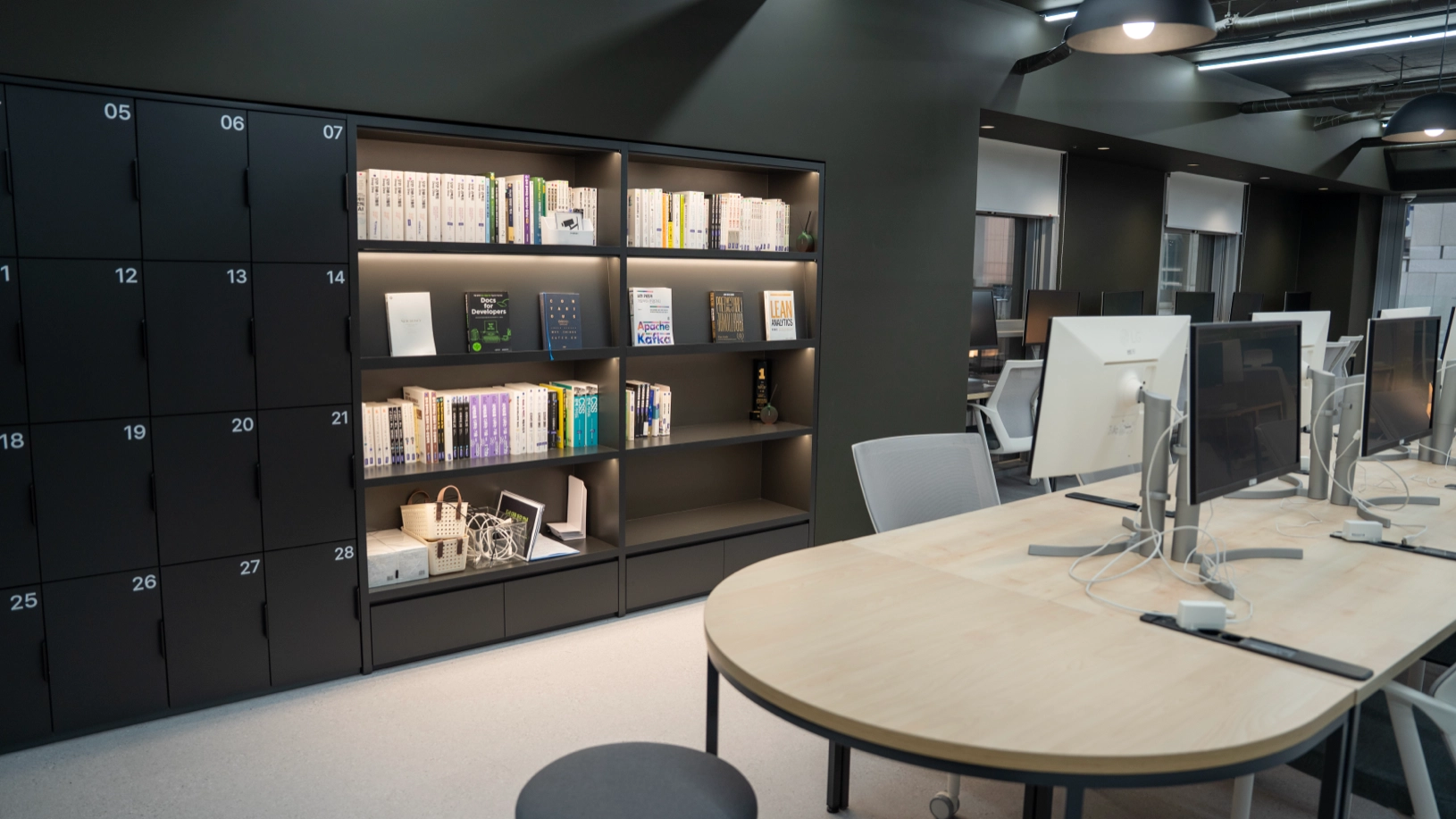 사물함 및 도서